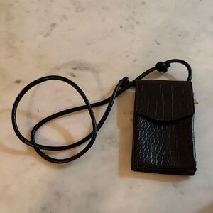 Elegant Black Croc-Embossed Crossbody Bag